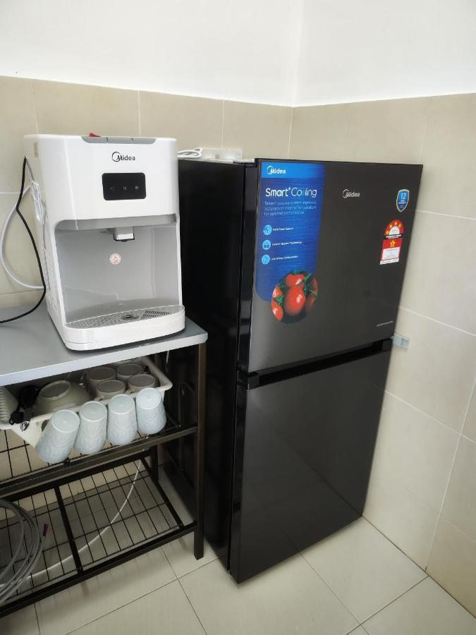 Near Hospital 4bedroom 4air-cond 10pax Free Wi-fi Netflix Rumah percutian Temerloh